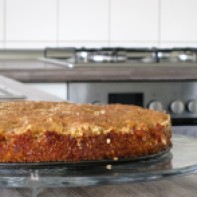 Kuchen in der leeren Küche Hausfrauenmethode